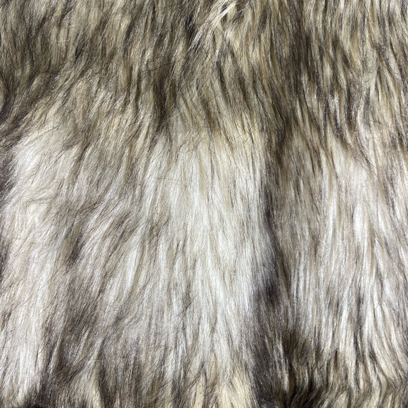 Faux Fur Vest - Picture 7 of 7
